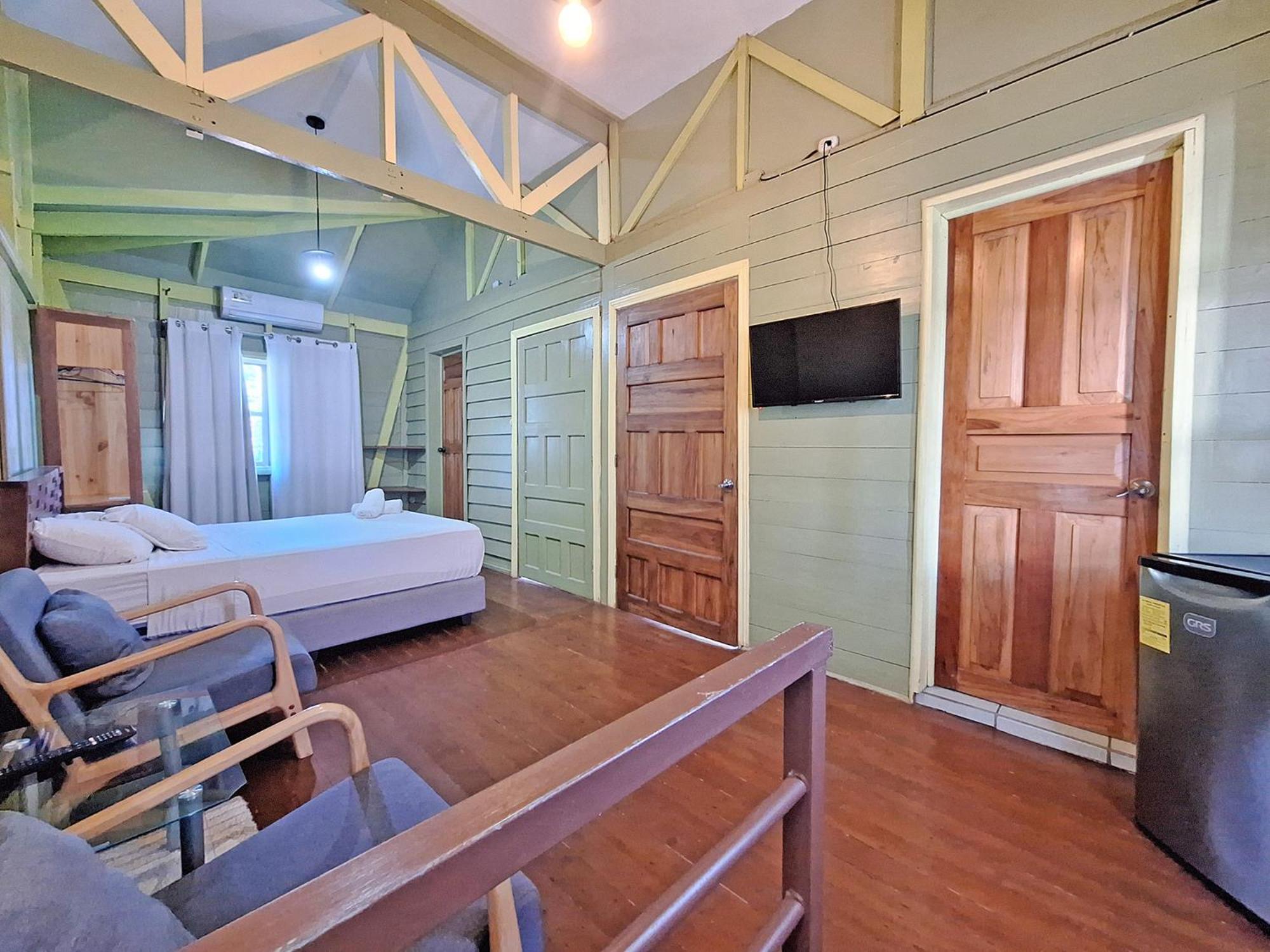 Infiniti Hotel Puerto Viejo de Talamanca Buitenkant foto