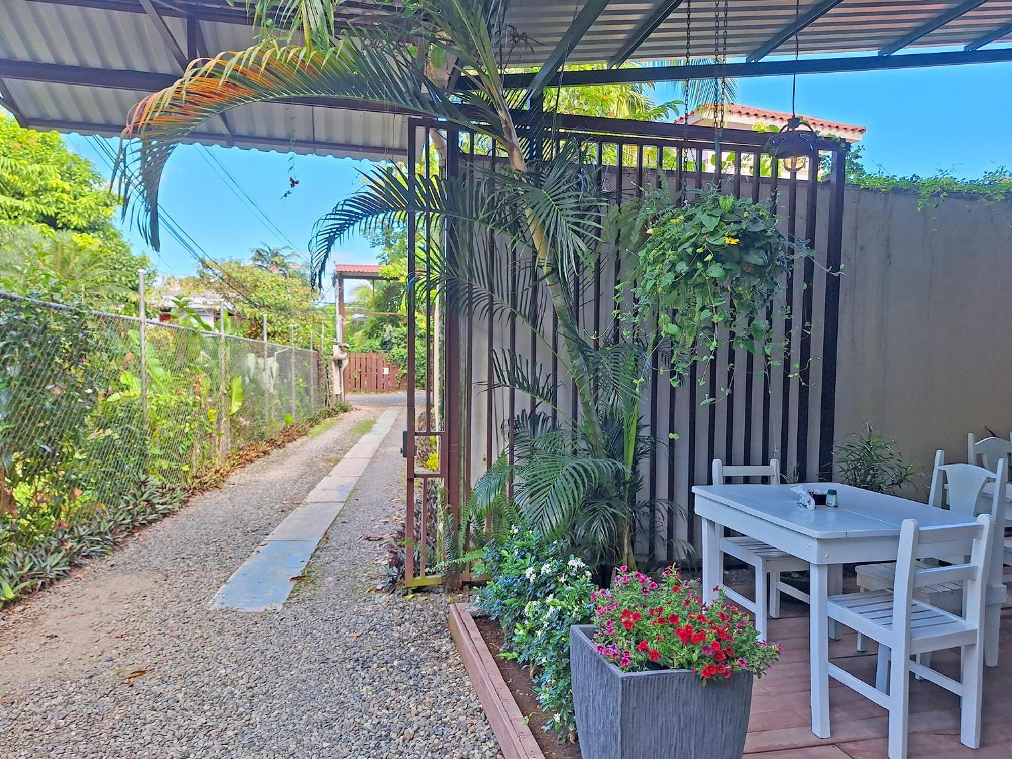 Infiniti Hotel Puerto Viejo de Talamanca Buitenkant foto