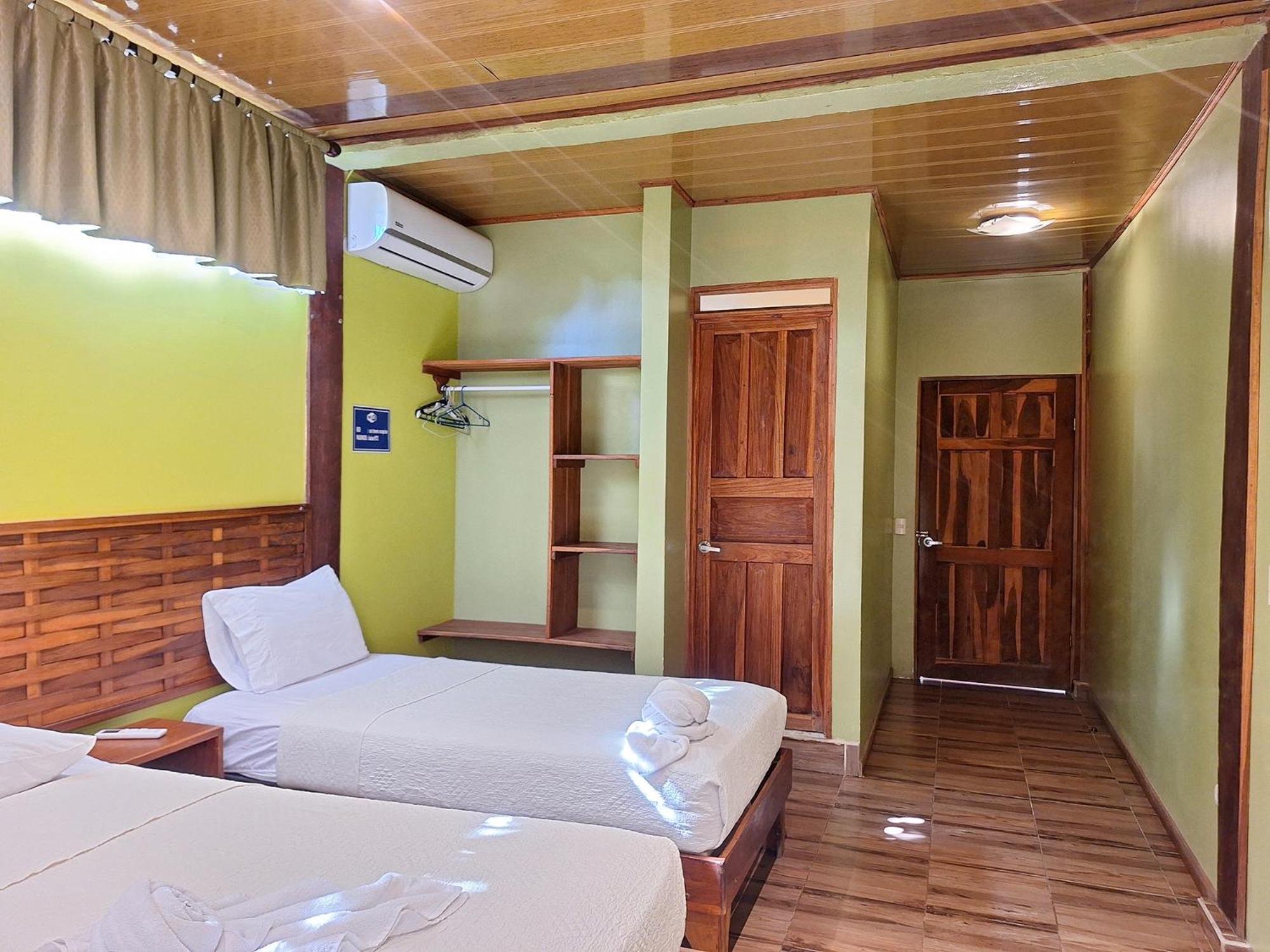 Infiniti Hotel Puerto Viejo de Talamanca Buitenkant foto