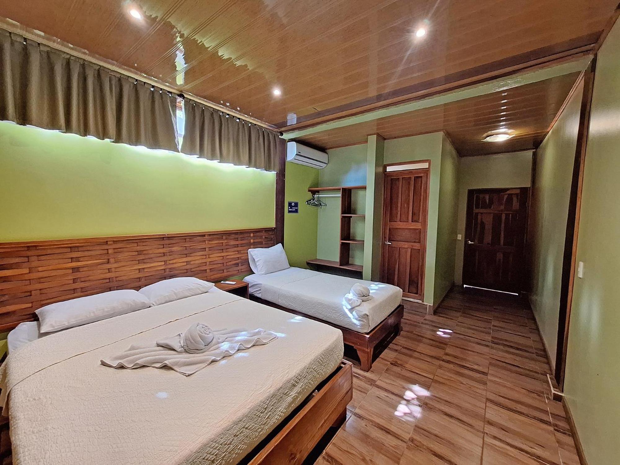 Infiniti Hotel Puerto Viejo de Talamanca Buitenkant foto