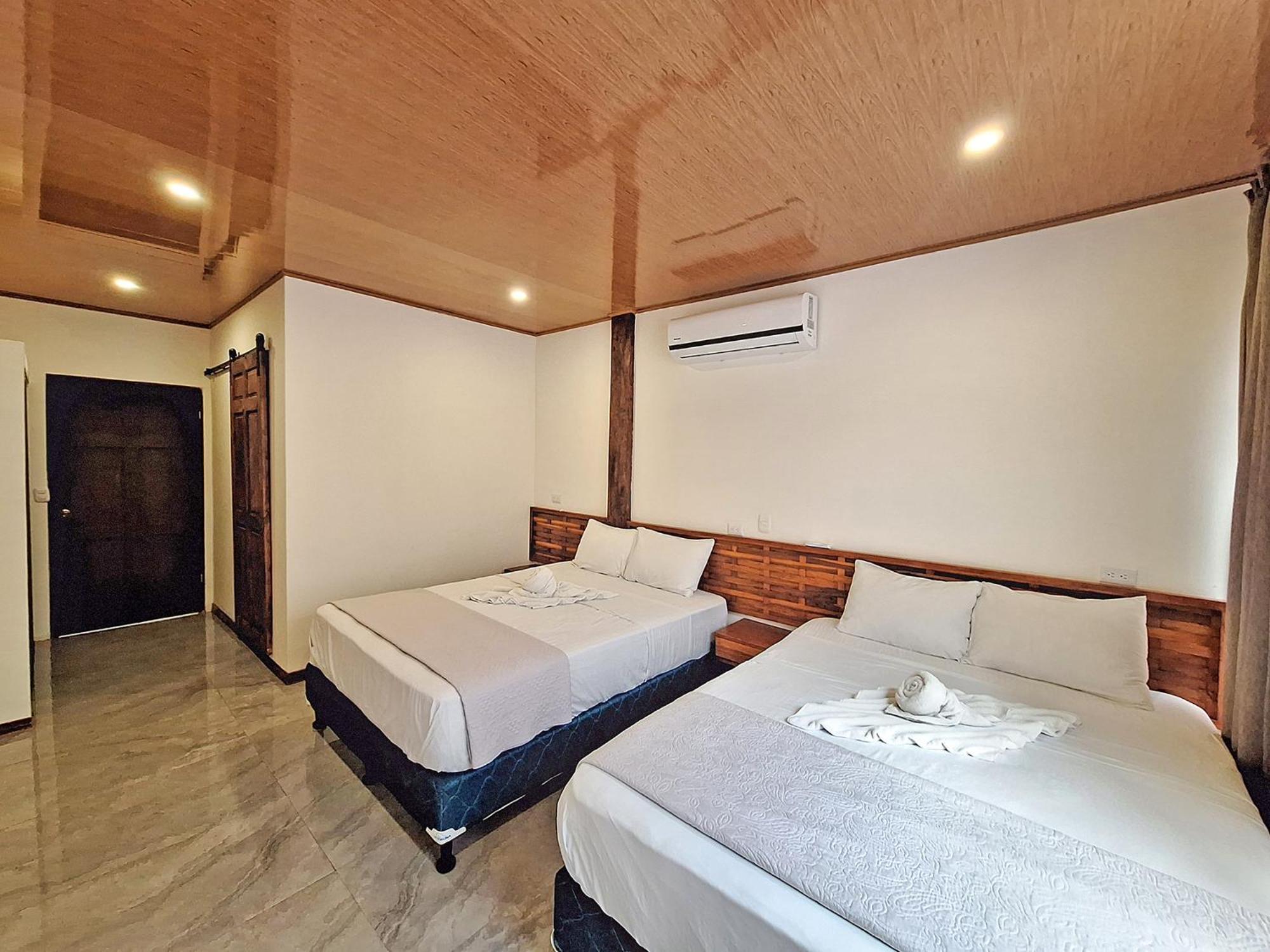 Infiniti Hotel Puerto Viejo de Talamanca Buitenkant foto