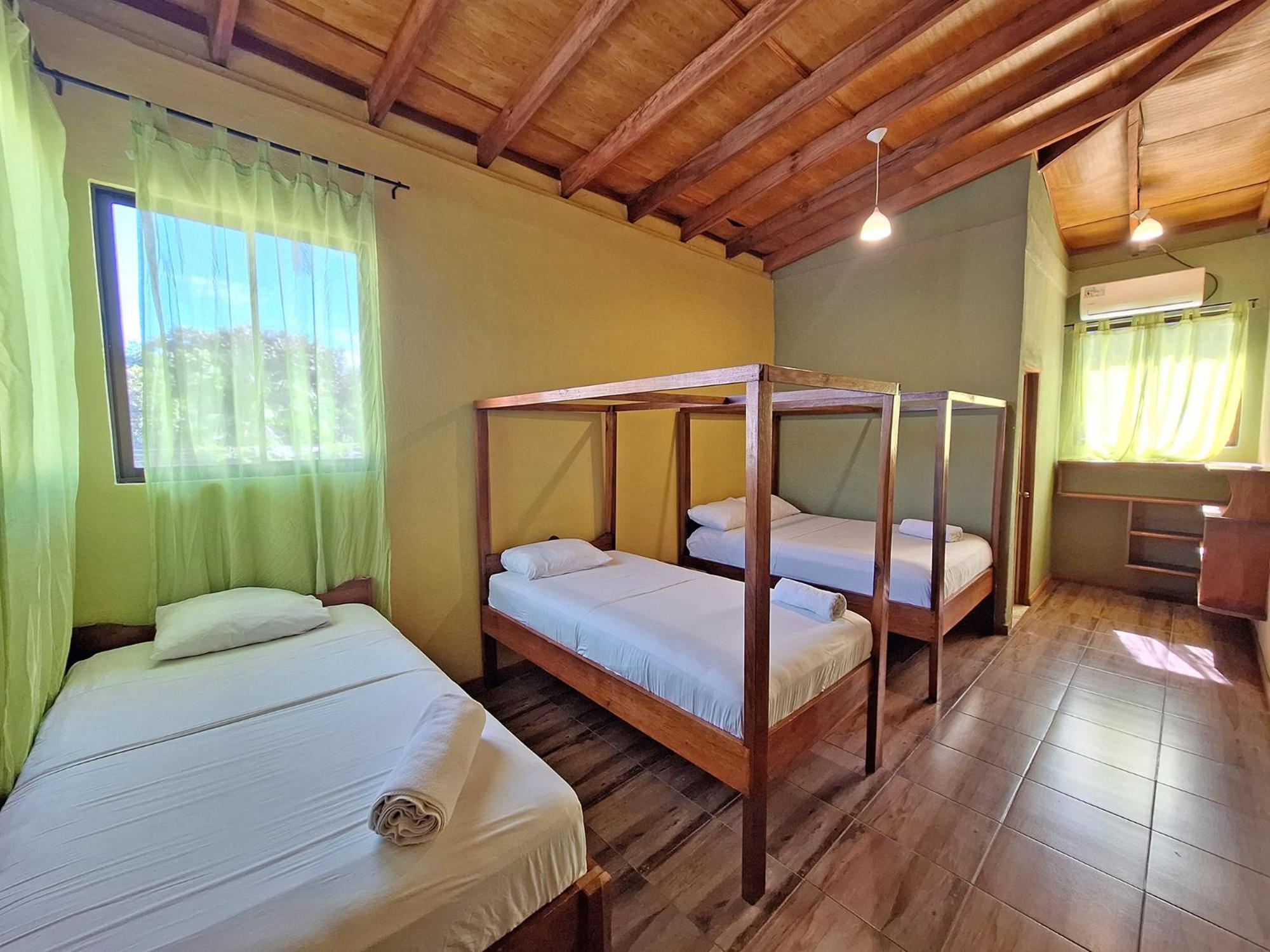 Infiniti Hotel Puerto Viejo de Talamanca Buitenkant foto